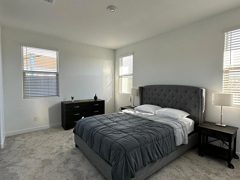 8903 W Solano Dr — Photo 10