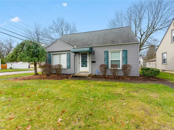 3648 Risher Rd, Youngstown, OH 44511