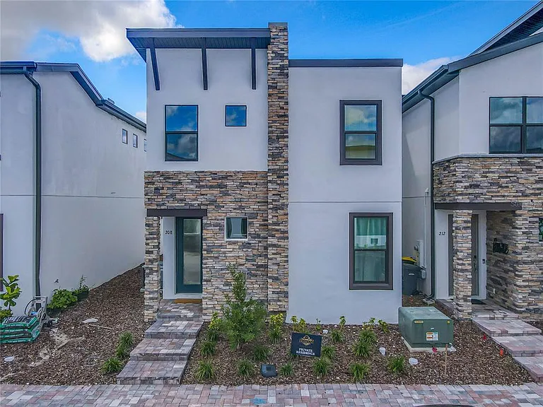 208 Villa Domani Cir — Photo 1