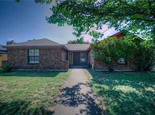 1424 Brook Meadow Cir, Lancaster, TX 75134