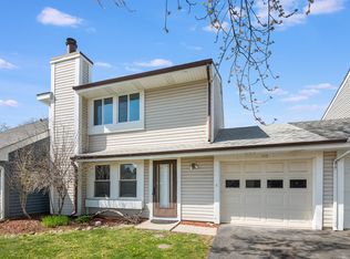 105 Robbin Dr, Romeoville, IL 60446