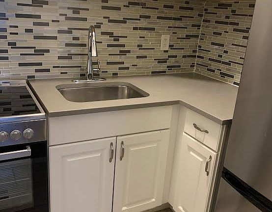 4th image of 323 W 51st St #1