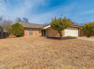 1113 Oak Hill Dr, Midwest City, OK 73110