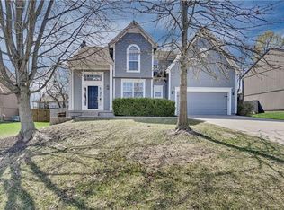 20033 W 220th St, Spring Hill, KS 66083
