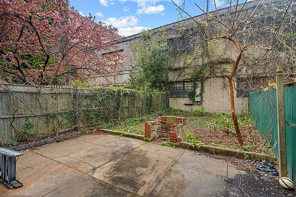 Sold by Jaymore Realty LLC | media 35