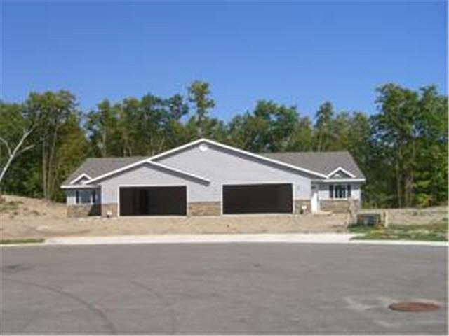 2nd image of 8 Ridgedale Drive #8