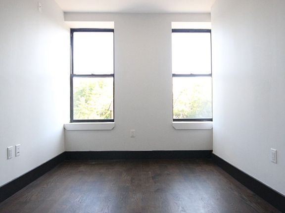 3rd image of 204 Johnson Ave #33