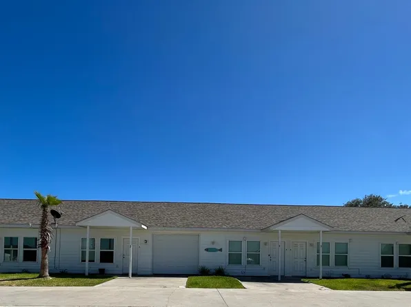 814 Airport Rd, Rockport, TX