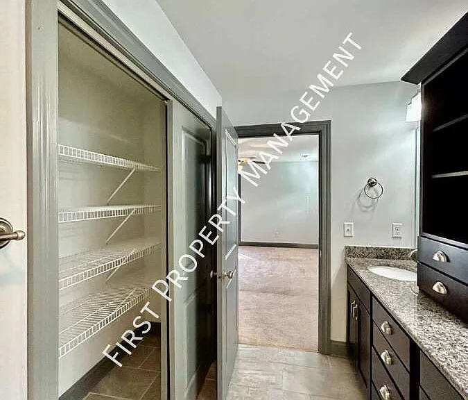 2320 Ashmore Ave — Photo 39