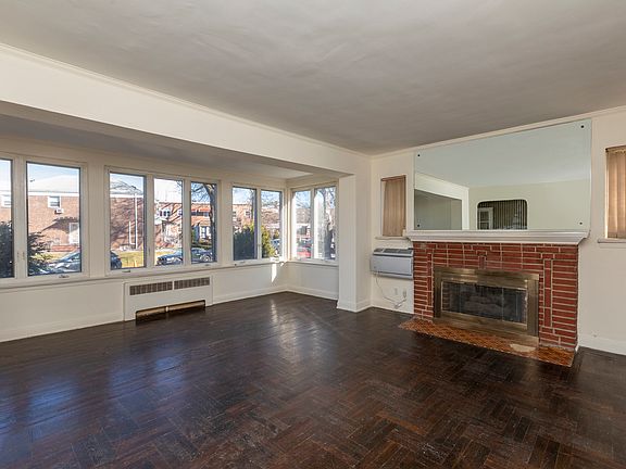2nd image of 64-12 Asquith Cres