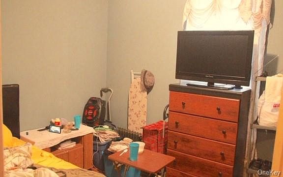 5th image of 3759 Barnes Ave