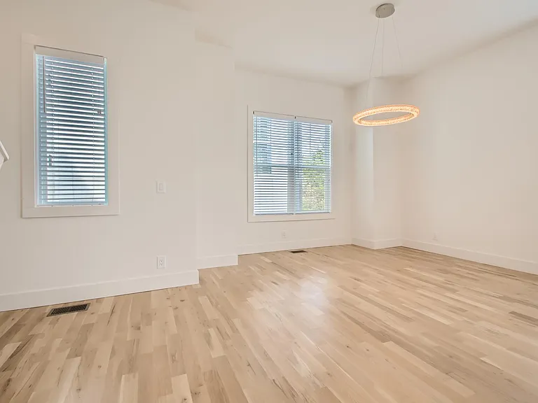 411 Serenity Ln — Photo 11