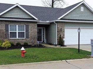 135 Newport Ct, Elyria, OH 44035