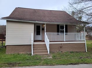 839 W Virginia St, Mount Hope, WV 25880