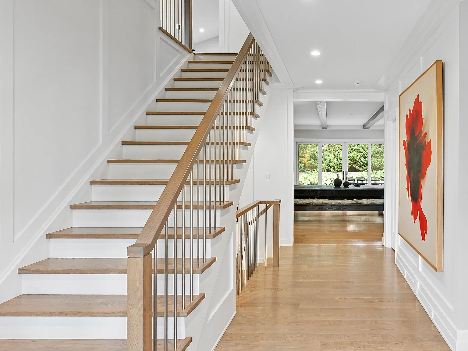 Chic Artist's Home in Sag Harbor — Photo 4