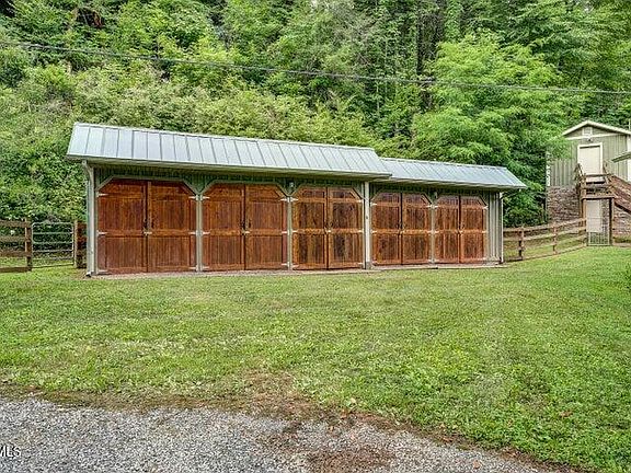 27th image of 301 Cabin Orchard Rd