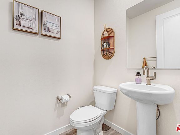 5th image of 27566 Manzanita Way