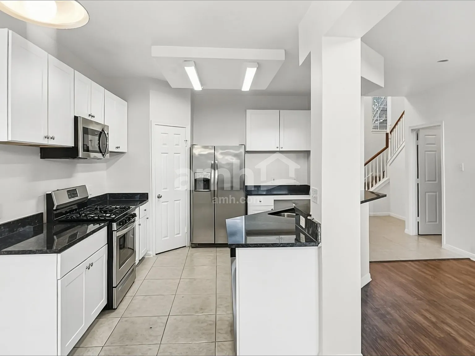 4 bed, 2.5 bath, 2753 sqft, $2,495 — Photo 4