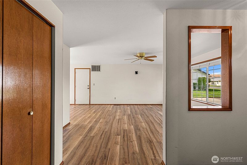 3rd image of 1313 Welch Avenue