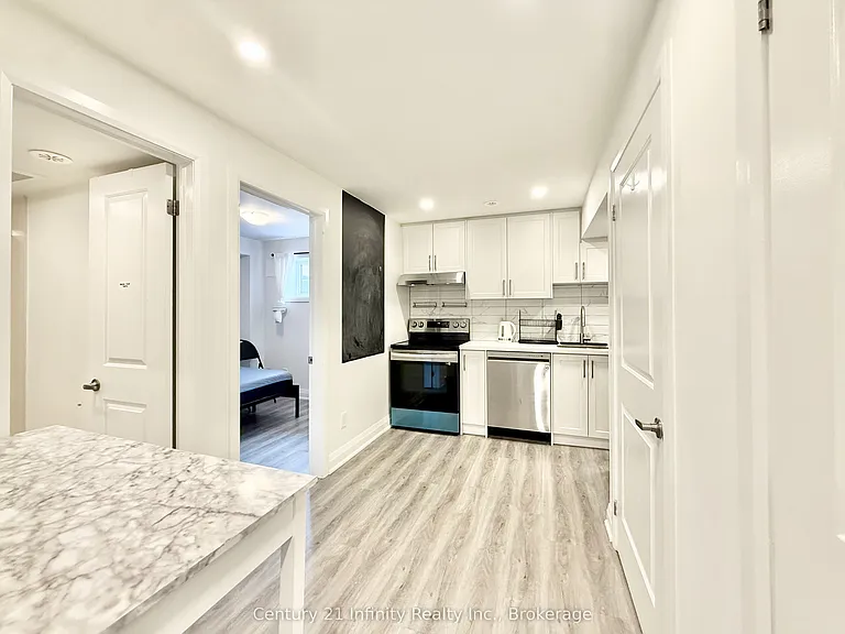 36 Elkington Cres #2 — Photo 11