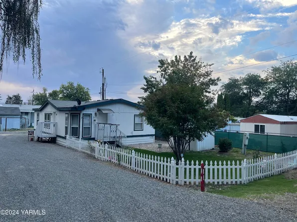 1130 N Wenas Rd Unit 28, Selah, WA 98942