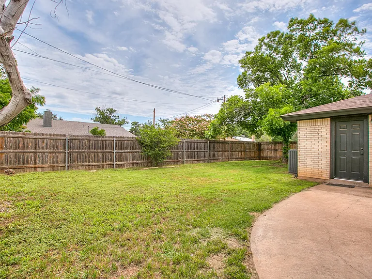 3202 Tanglewood Dr — Photo 28