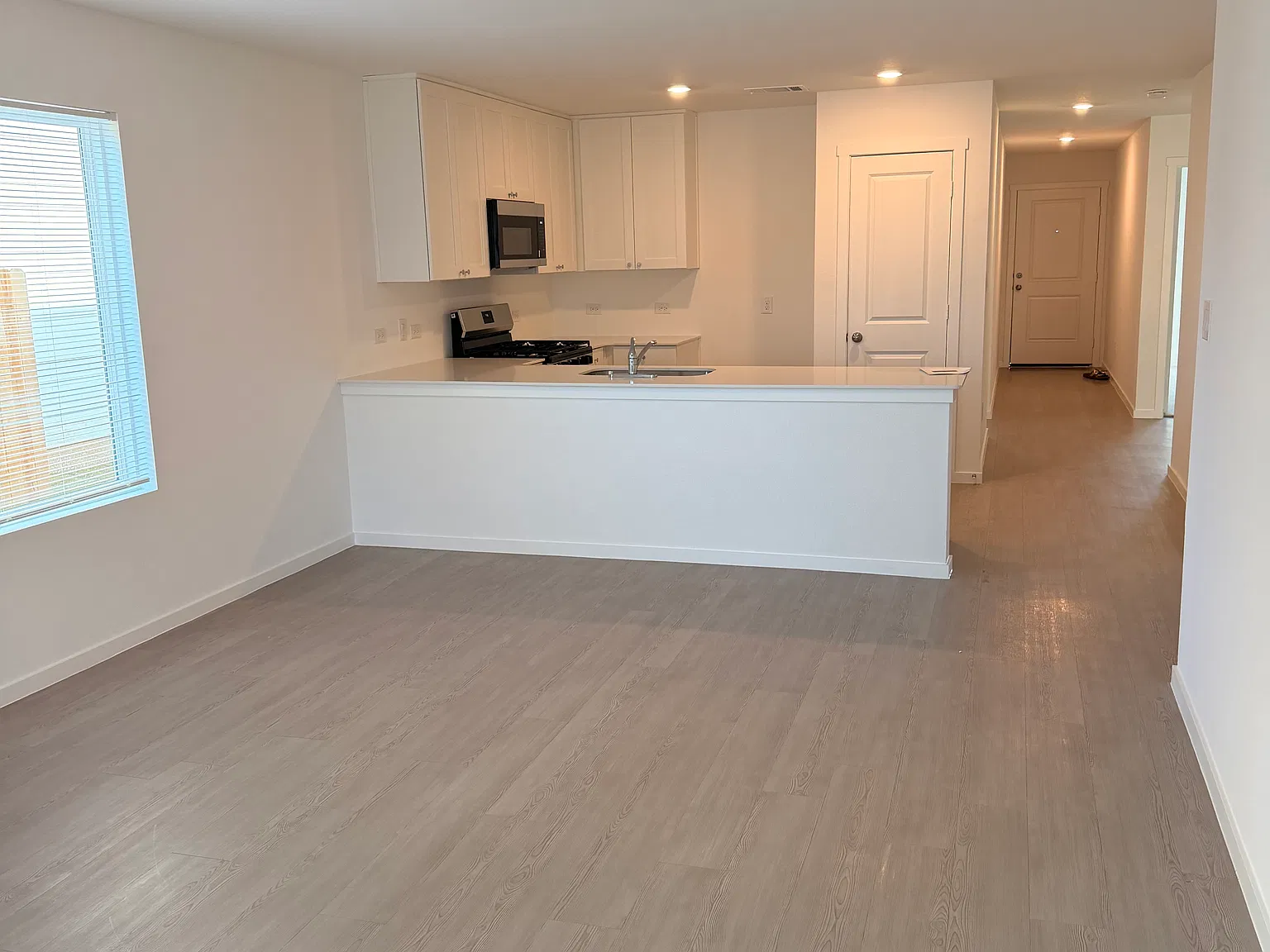 4 bed, 1500 sqft, $1,850 — Photo 2