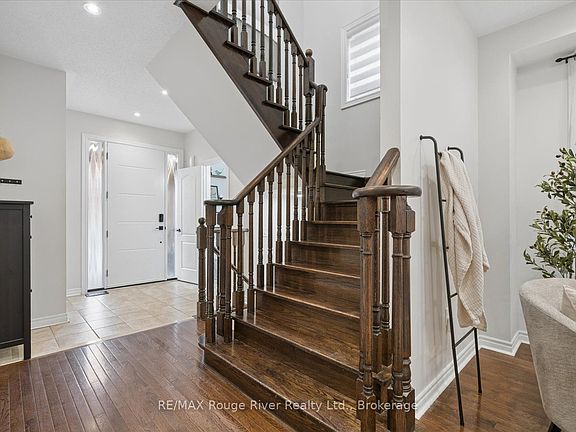 4th image of 36 Shrewsbury Dr