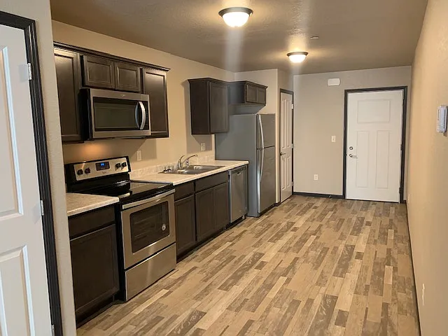 Studio, 680 sqft, $1,000 — Photo 4