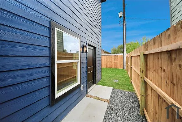 3810 Hiford Dr #A — Photo 36