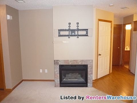 4th image of 449 Aqua Cir