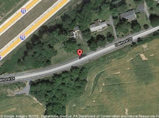 2775 Oakhurst Dr, Center Valley, PA 18034