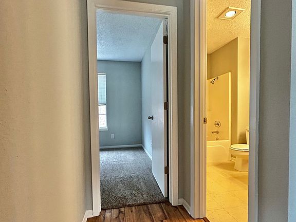 4th image of 1519 Trigg Ln APT 204