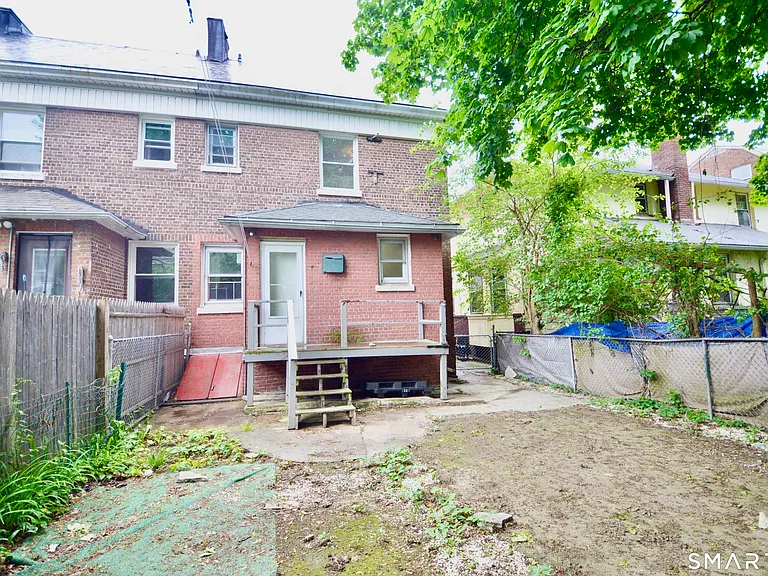 407 East Ave — Photo 23