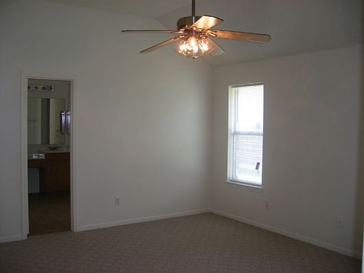 4th image of 720 Haverford Ln