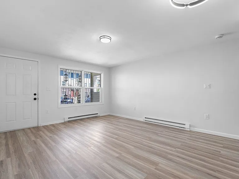 466 Pacific Ave — Photo 4