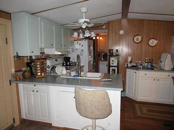 4th image of 39 Lakeview Dr