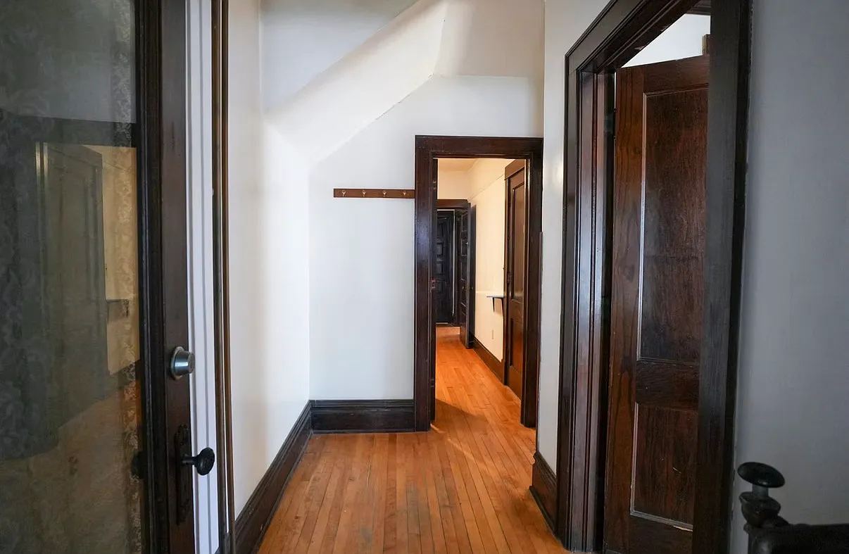 4 bed, 1440 sqft, $3,200 — Photo 4