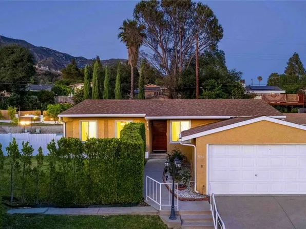 9836 Creemore Dr, Tujunga, CA 91042
