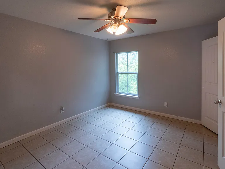 1015 Twin Deer Ln — Photo 14
