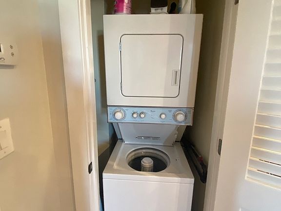 4th image of 217 Court St #4T