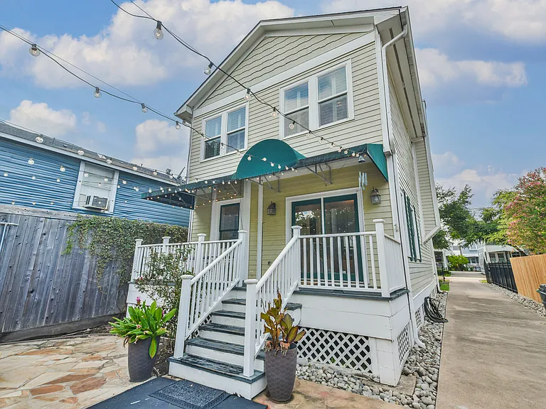 1116 W 16th St — Photo 31