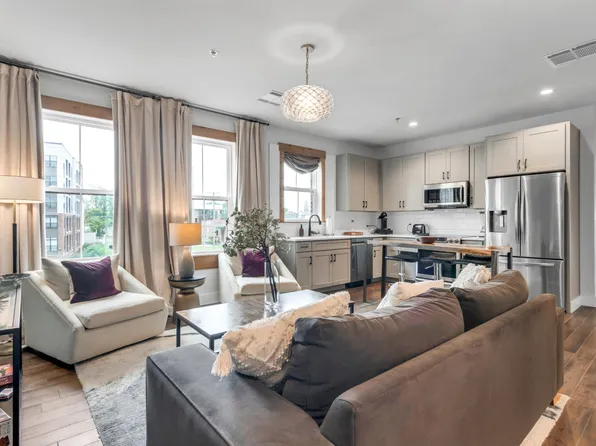 612 21st Ave N APT 313, Nashville, TN 37203