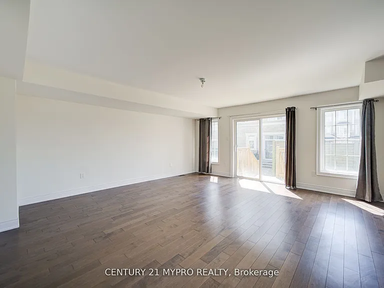 7 Latchford Ln — Photo 12