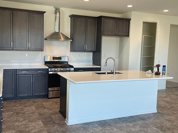 2nd image of 3012 Sawmill Dr