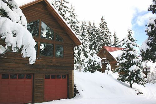 Garage with Studio Apartment
