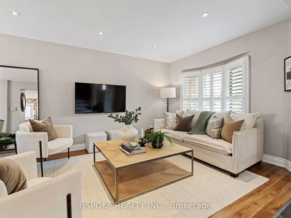 3141 Sandcliffe Ct, Burlington, ON L7M 3H1