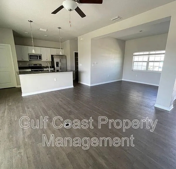 1700 NW 6th St — Photo 5