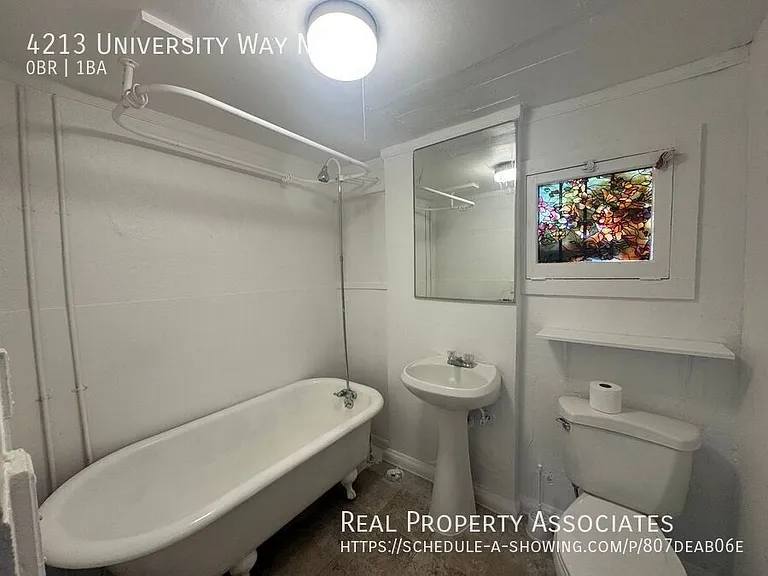 4213 University Way NE #D — Photo 5