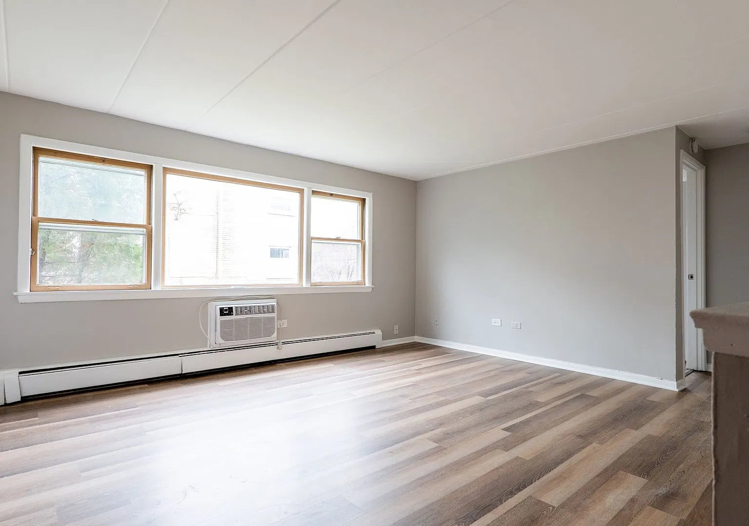 10935 S. Lloyd Dr. — Photo 1